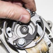 Dotažení unašeče na rotor magneta Dotažení unašeče na rotor magneta